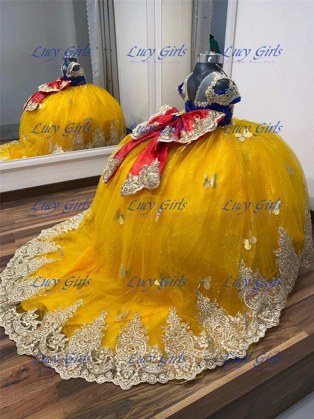 Embroidery Yellow Dress - Apliques de mariposa de calidad, precioso