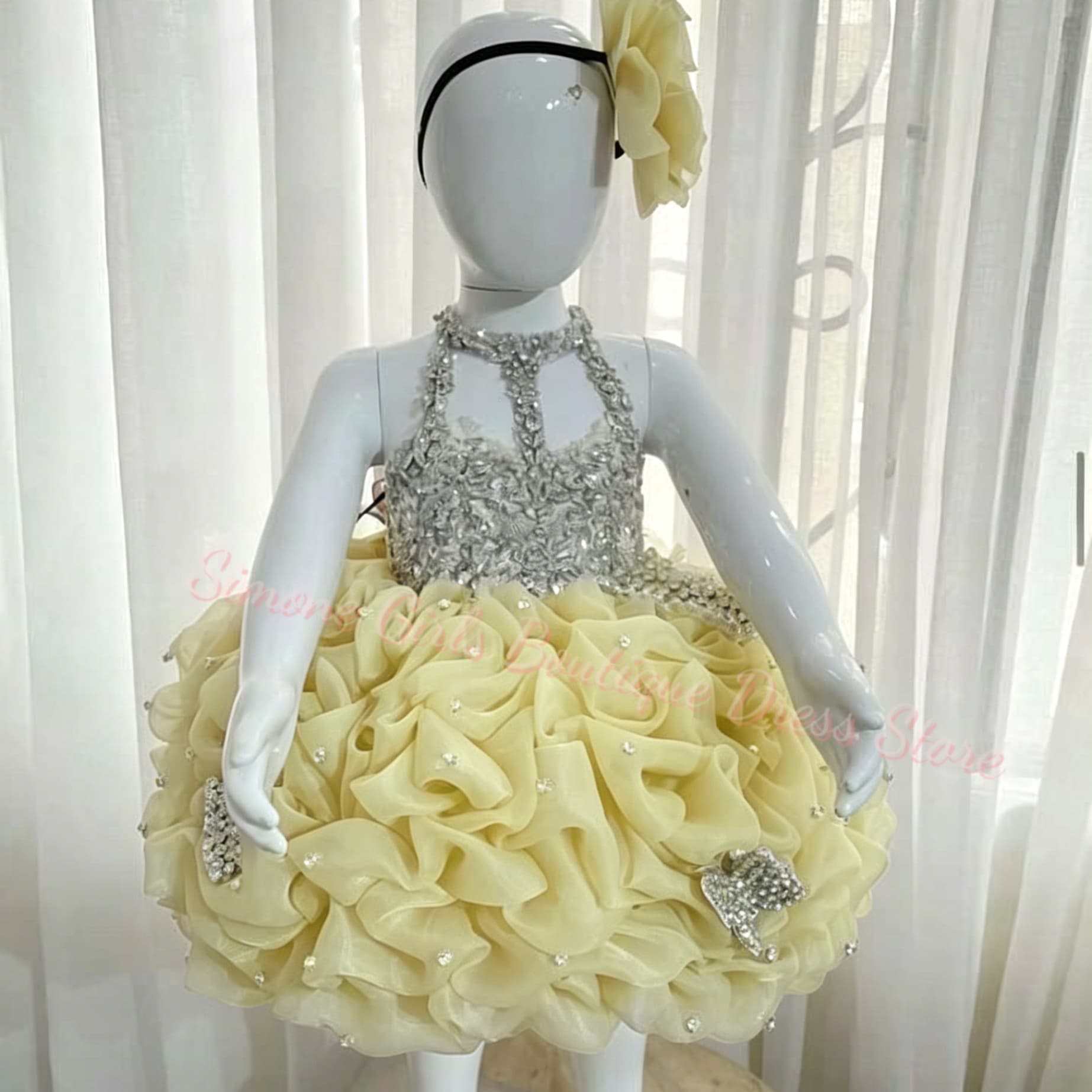 Vestido amarillo con volantes  - Embroidery Yellow Dress reseña y precio